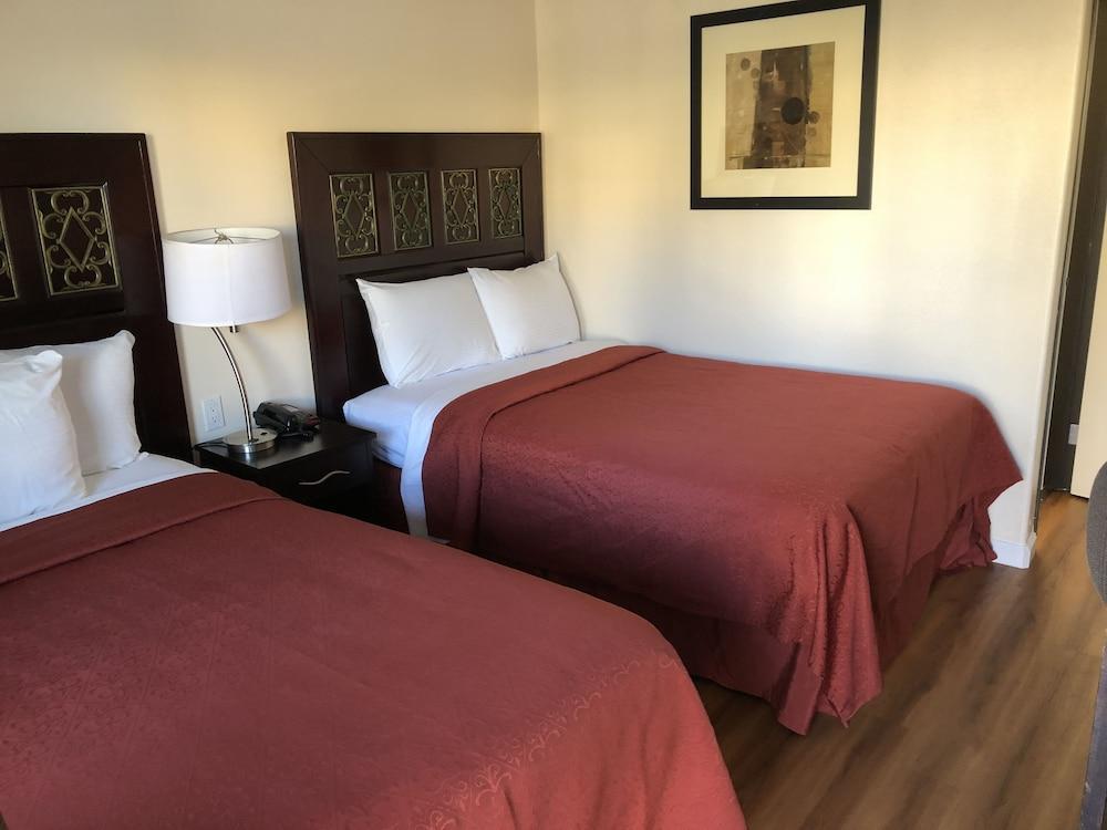 Americas Best Value Inn & Suites Escondido Bagian luar foto