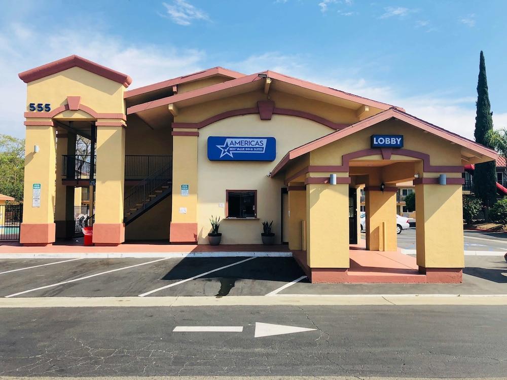 Americas Best Value Inn & Suites Escondido Bagian luar foto