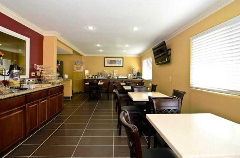 Americas Best Value Inn & Suites Escondido Restoran foto