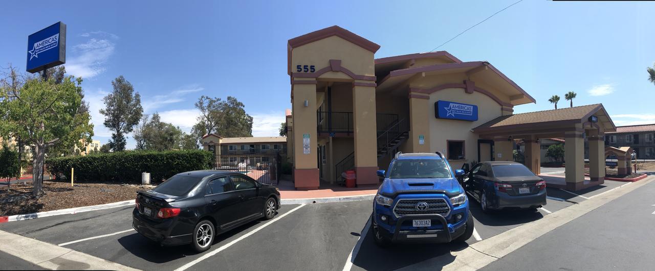 Americas Best Value Inn & Suites Escondido Bagian luar foto