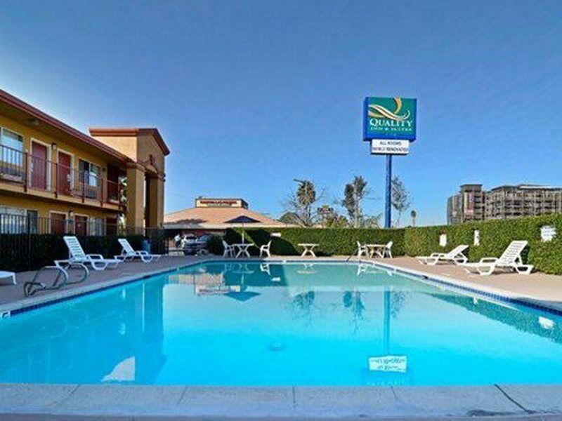 Americas Best Value Inn & Suites Escondido Bagian luar foto